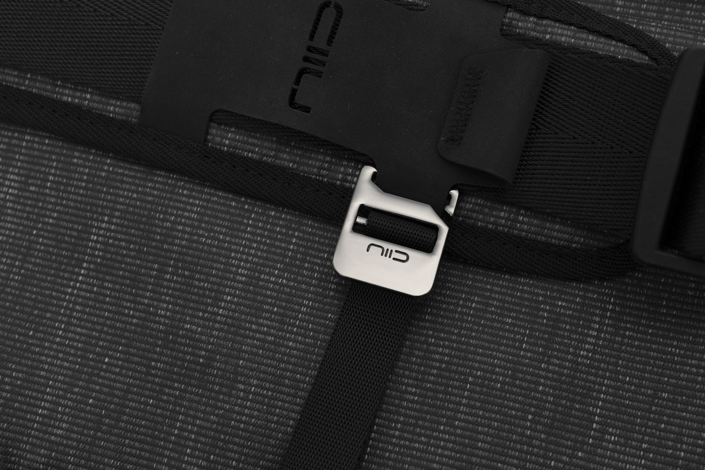 NIID CACHE Hybrid Tech Sling