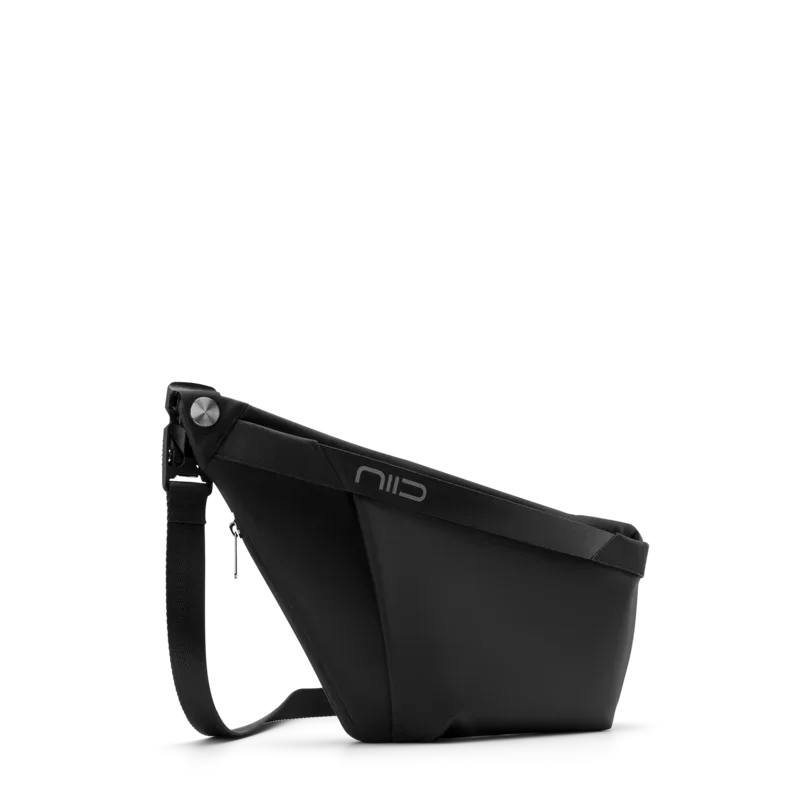 NIID FINO V 左肩掛け Black Noir 【薄さ軽さ収納力】完璧なスリング NIID FINO V 左肩掛け Black Noir 【薄さ軽さ収納力】完璧なスリング